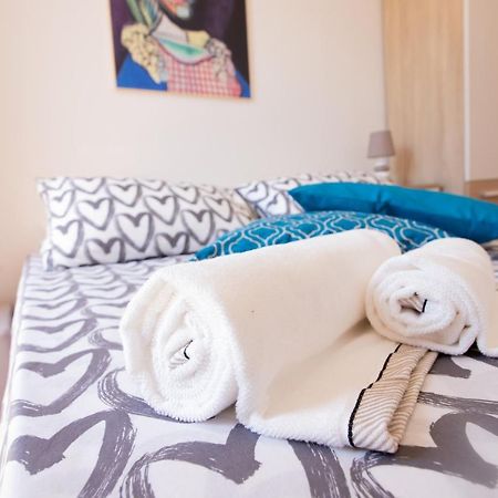 Relais Emilei Apartment เวโรนา ภายนอก รูปภาพ
