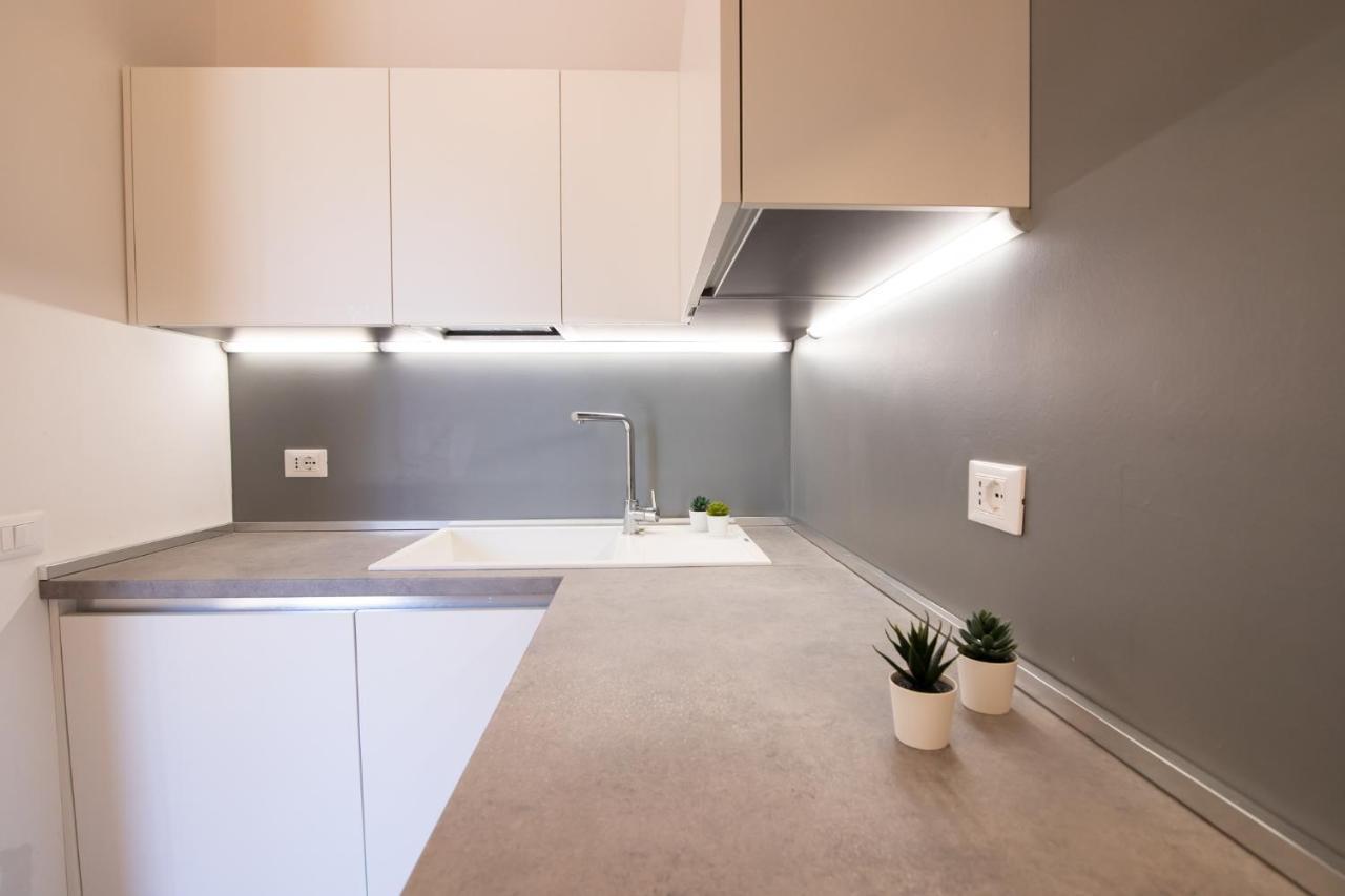 Relais Emilei Apartment เวโรนา ภายนอก รูปภาพ