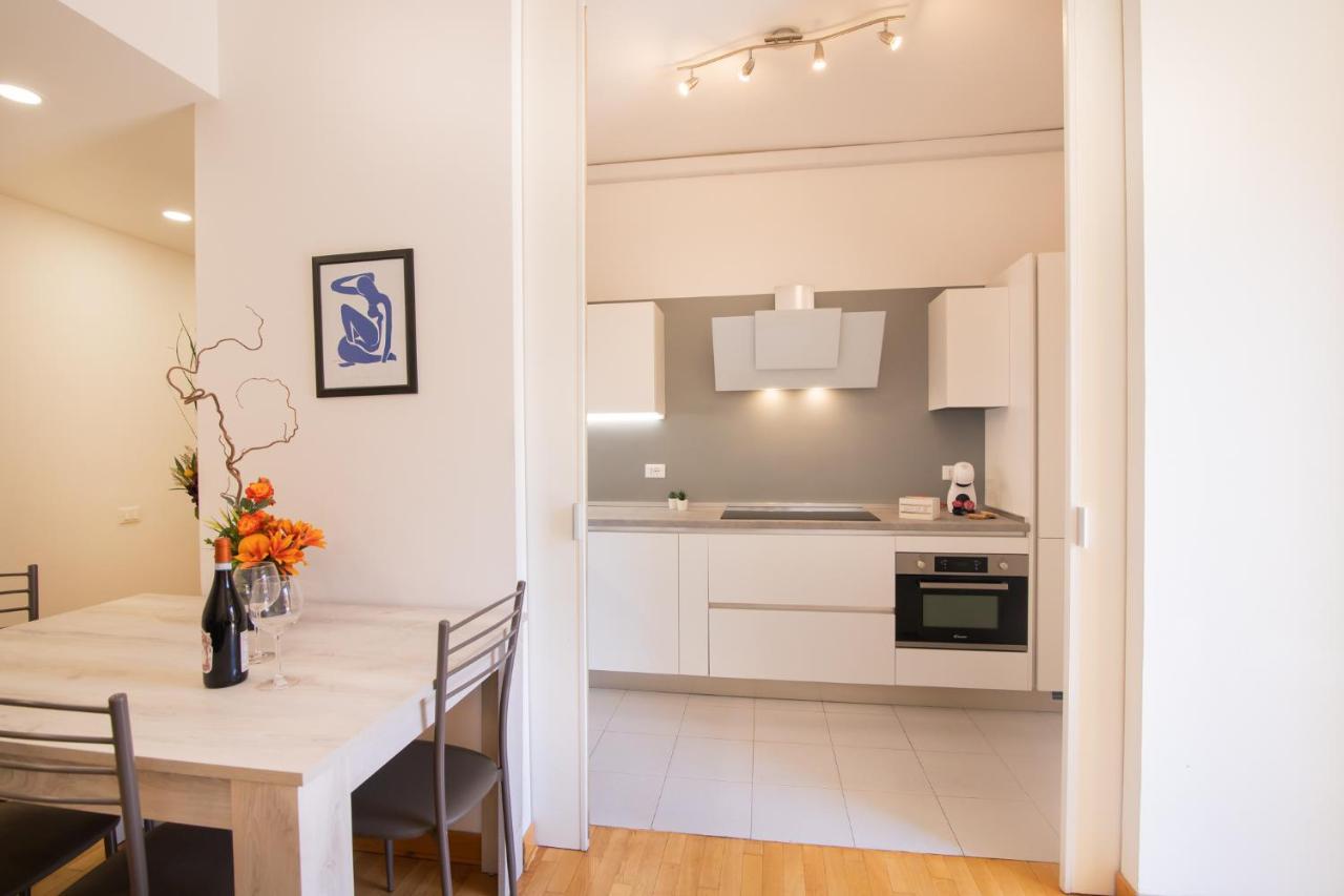 Relais Emilei Apartment เวโรนา ภายนอก รูปภาพ