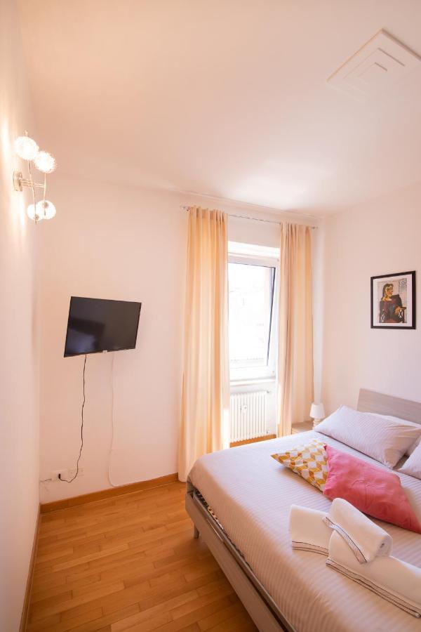 Relais Emilei Apartment เวโรนา ภายนอก รูปภาพ