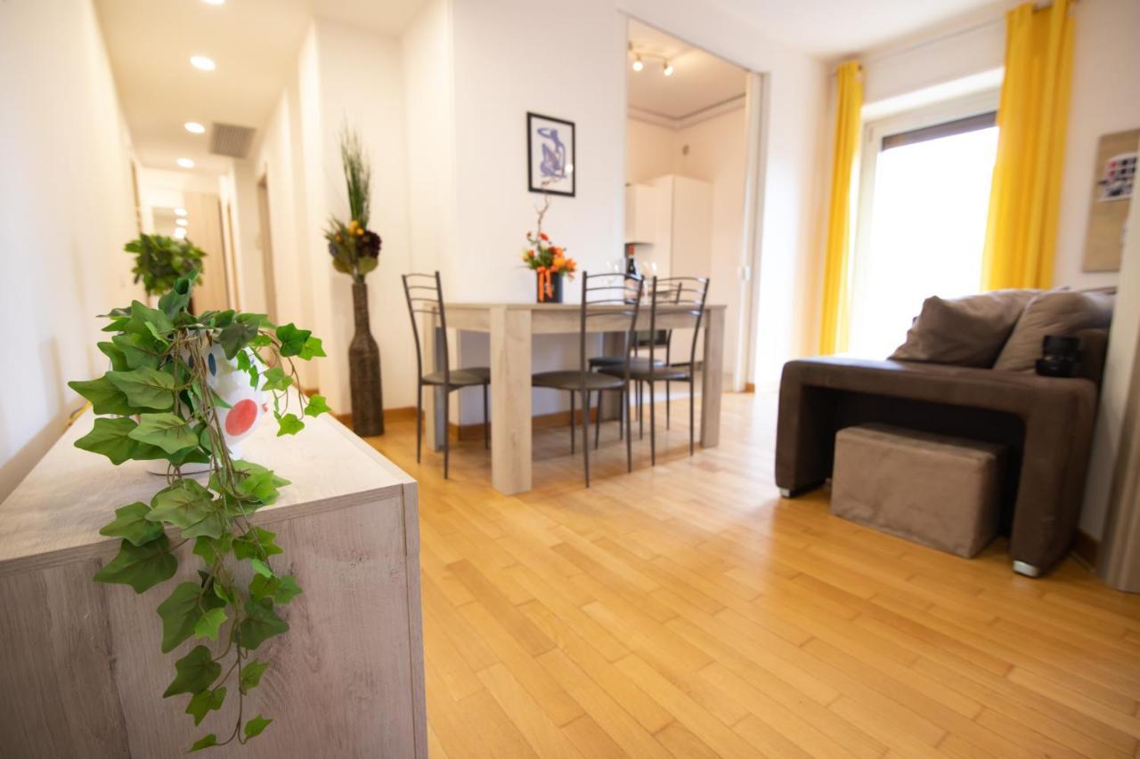Relais Emilei Apartment เวโรนา ภายนอก รูปภาพ